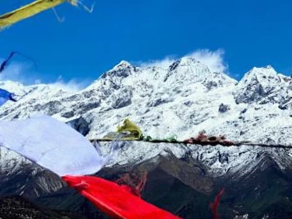Why Sandakphu trek in winter October and November