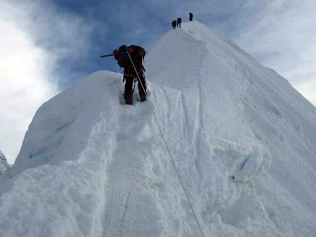 Island Peak Climb with Everest Base Camp Trek