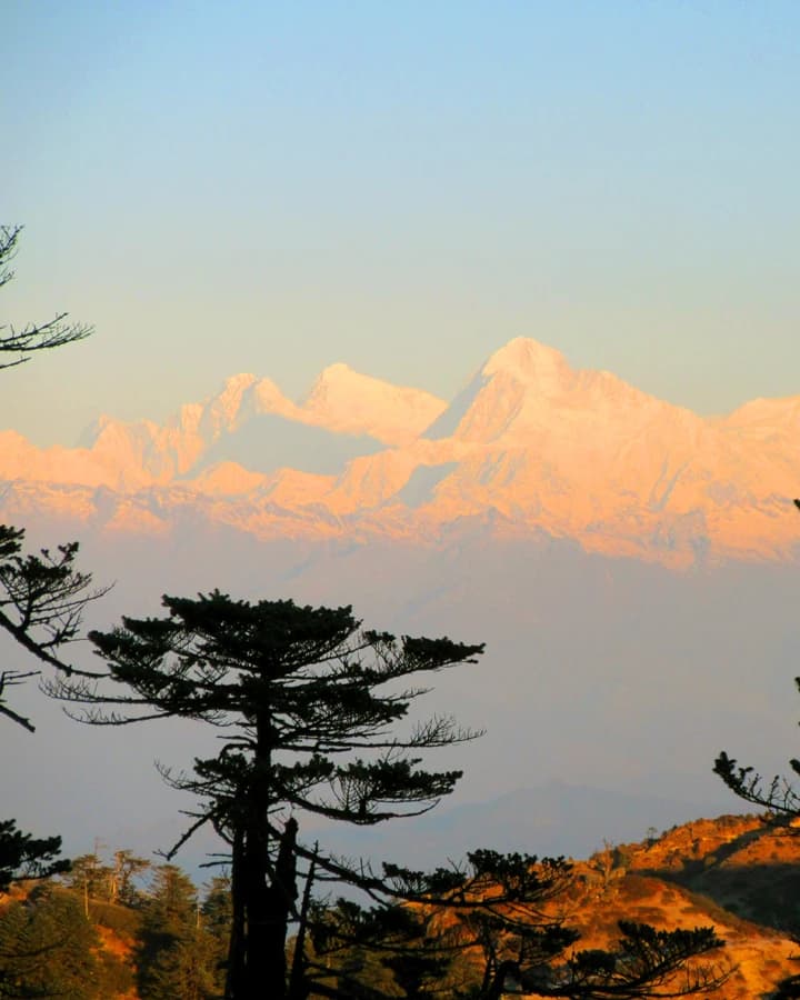 Explore Sandakphu Trek